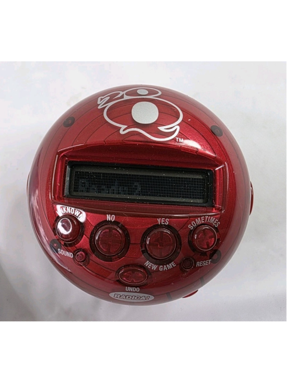 2007 Radica Mattel 20Q 20 Questions 2.0 Handheld Electronic Game Red (Tested)